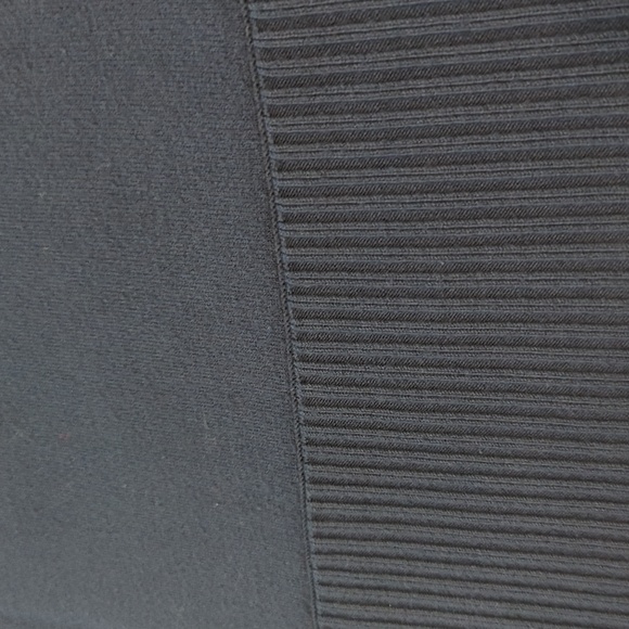 Ann Taylor Petites Low Cut V-Neck Sweater. Dark Blue Size Medium Petite - Picture 5 of 8